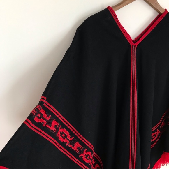 Vintage boho South American poncho - Picture 2 of 8